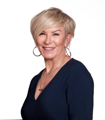 Portrait of Cindy Allen, REALTOR®.